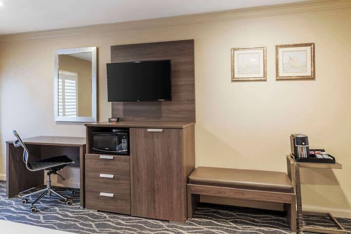 Room 15 of 42