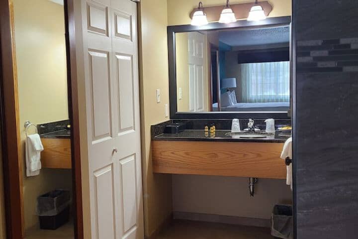 Room 62 of 94
