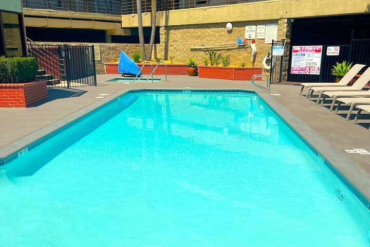 Pool 28 of 36