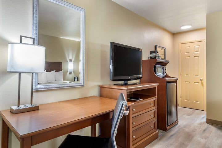 Room 8 of 25