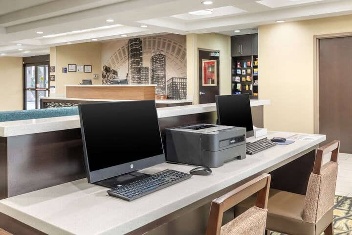 Business Center 36 of 39
