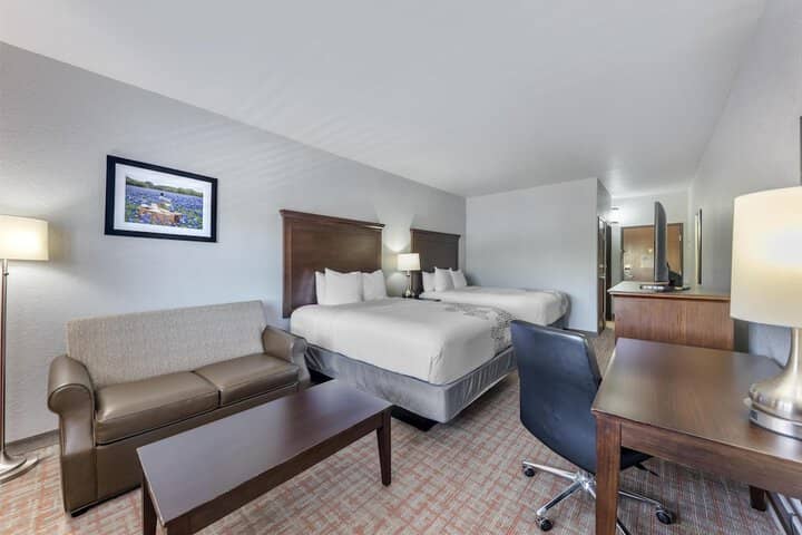 Room 10 of 30