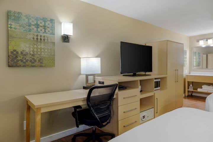Room 30 of 59