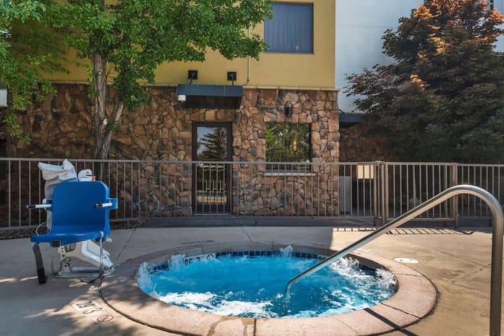 Pool 20 of 38