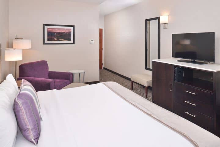 Room 6 of 51
