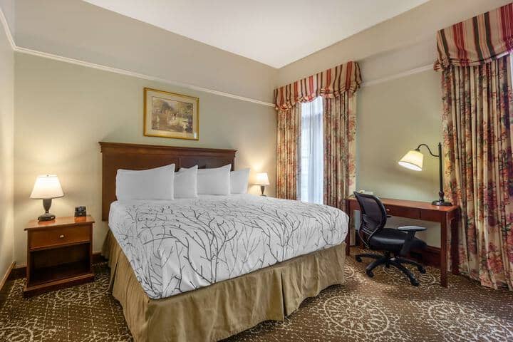 Room 26 of 49