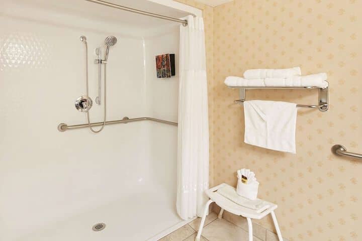 Room 43 of 63