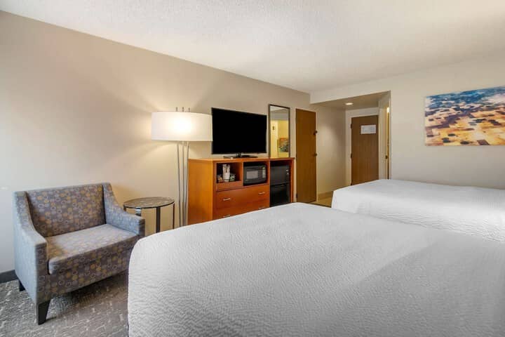 Room 7 of 33