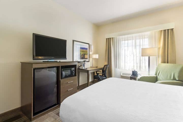 Room 20 of 64