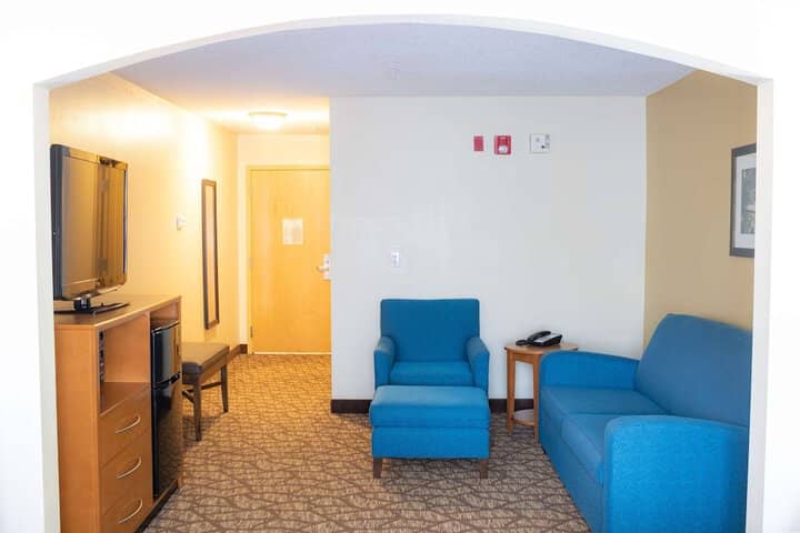 Room 7 of 16