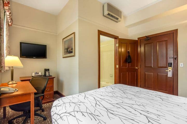 Room 14 of 49