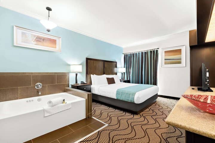 Room 15 of 36