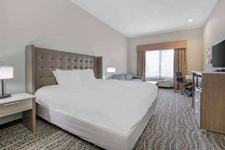 Room 3 of 35