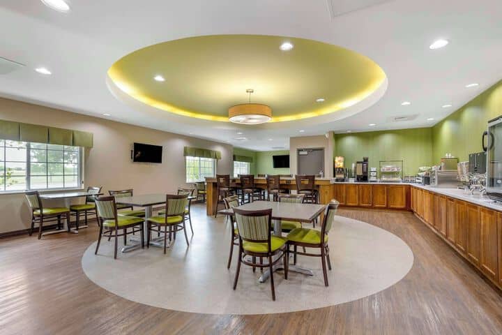 Breakfast area