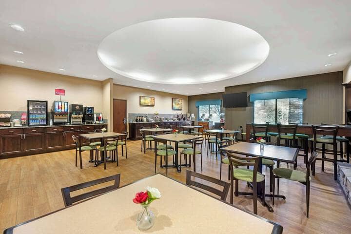 Breakfast area