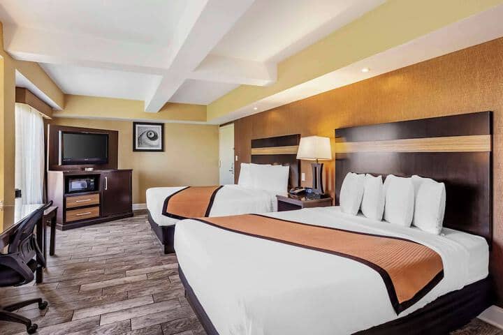 Room 5 of 38