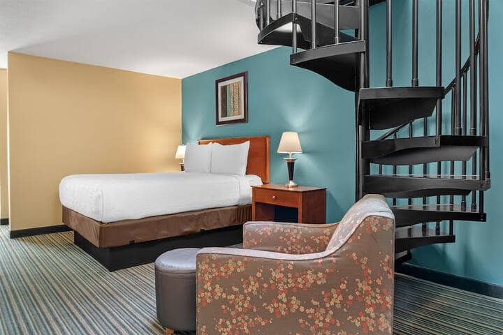 Room 4 of 35