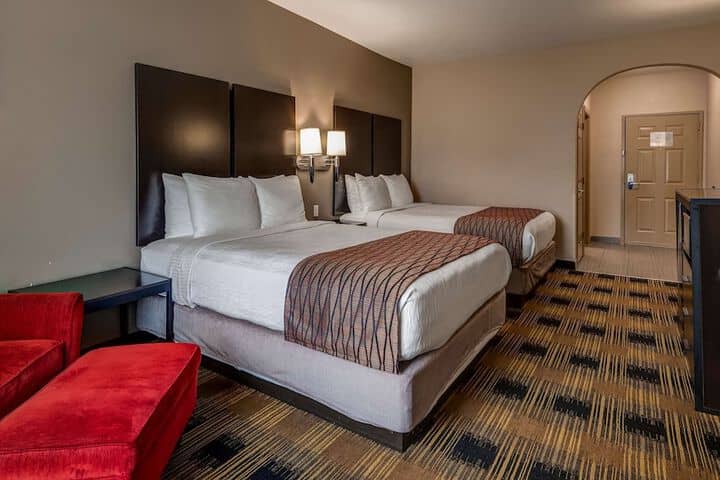 Room 14 of 28