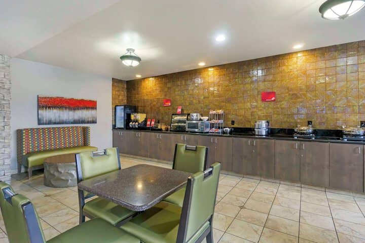 Breakfast area
