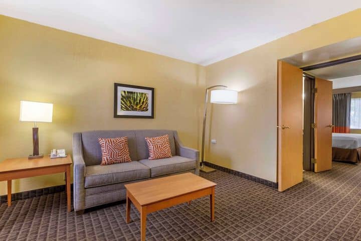 Room 7 of 37