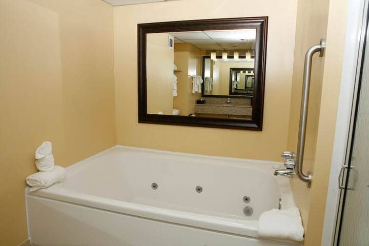 Room 12 of 16