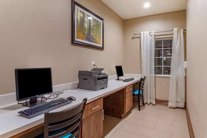 Business Center 22 of 27