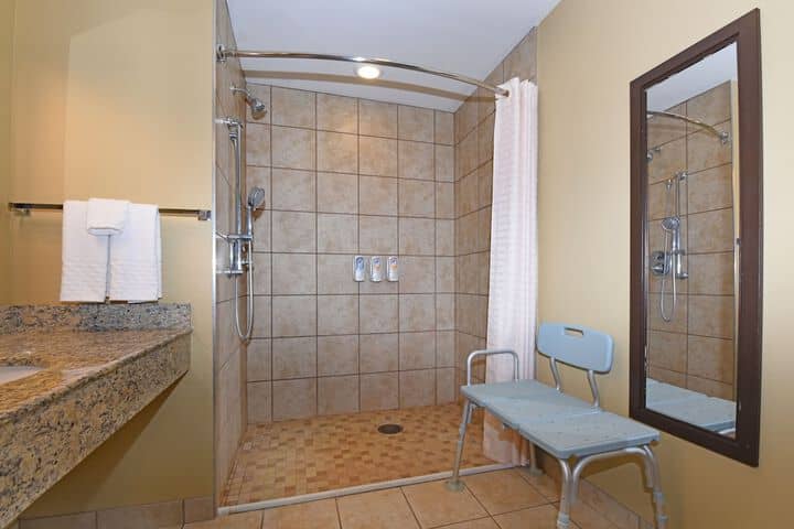 Room 34 of 76