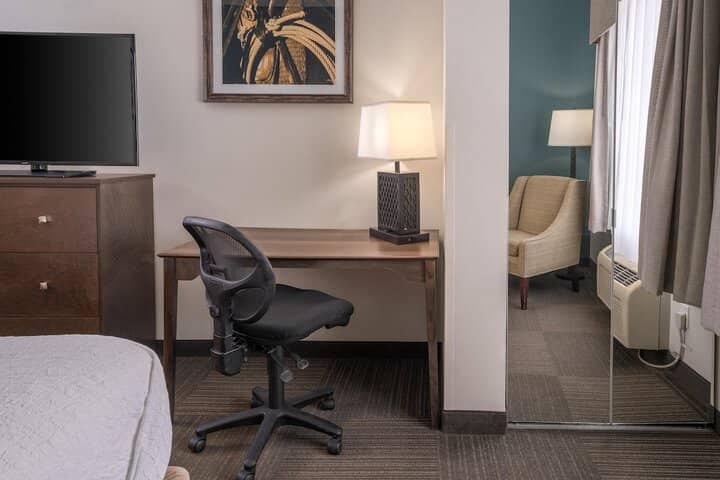 Room 11 of 38
