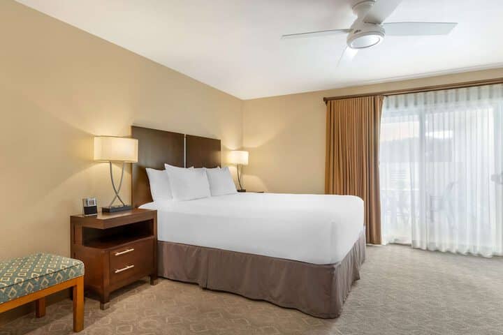 Room 32 of 63