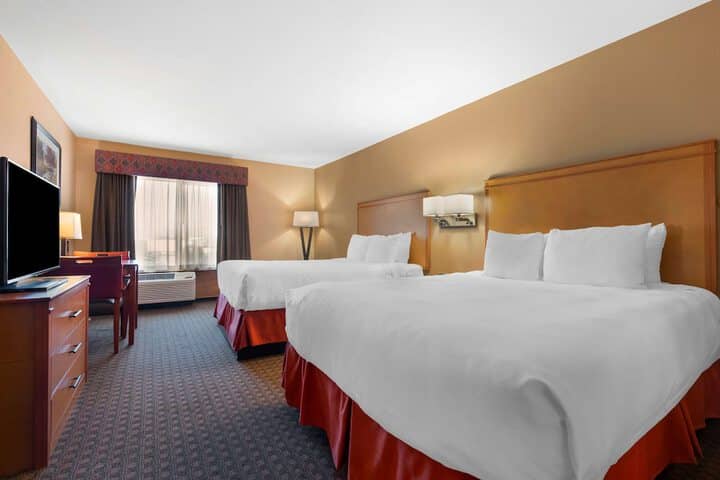 Room 4 of 38