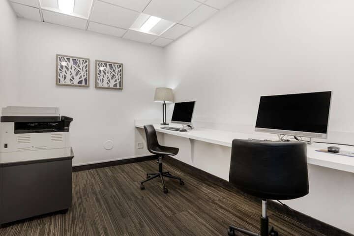 Business Center 111 of 117