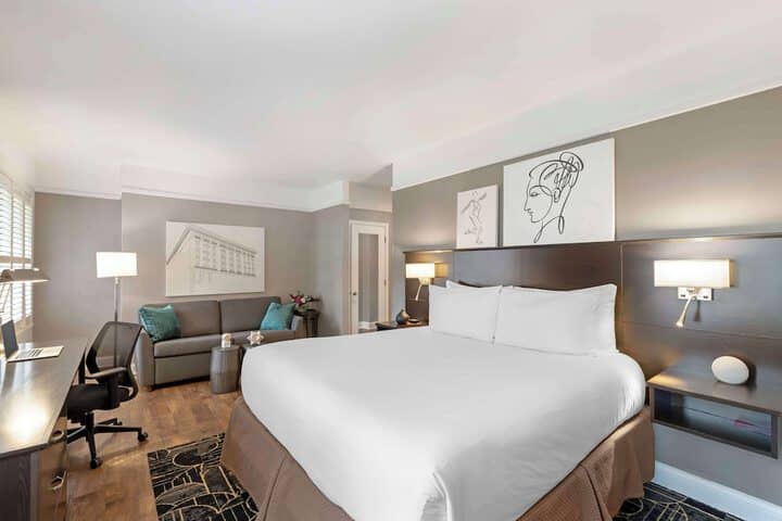 Room 12 of 70