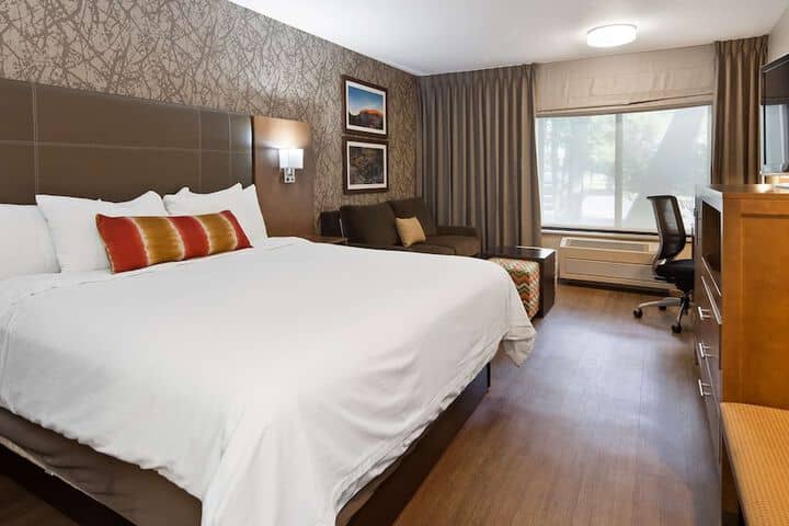 Room 8 of 31