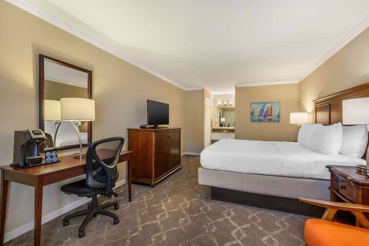 Room 12 of 38