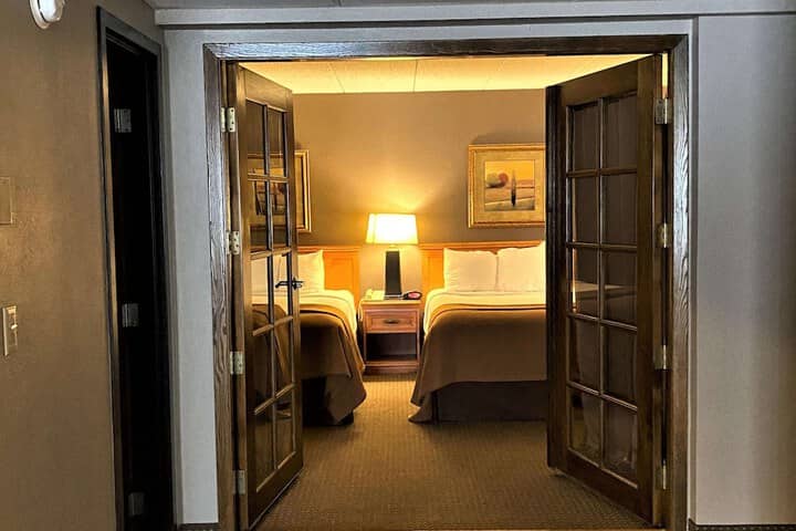Room 27 of 69