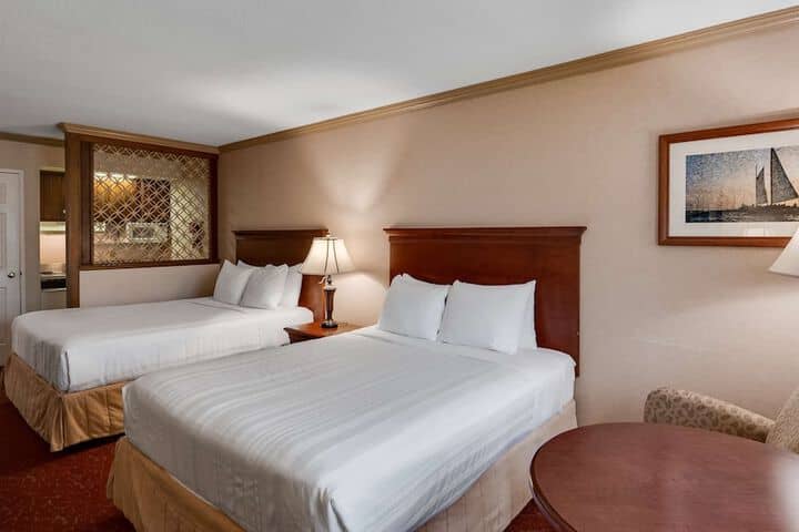 Room 12 of 37