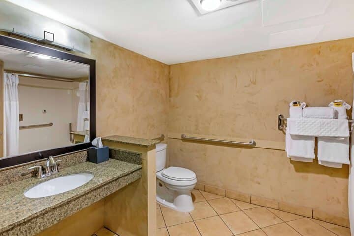 Room 21 of 42