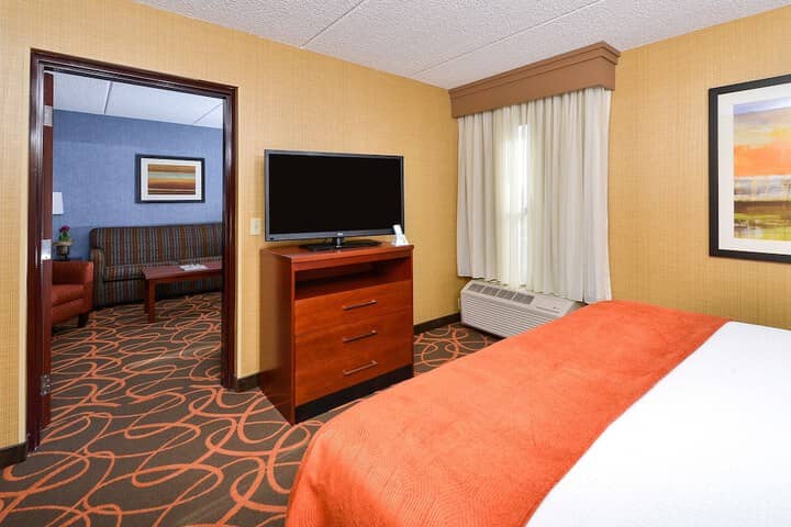 Room 6 of 40