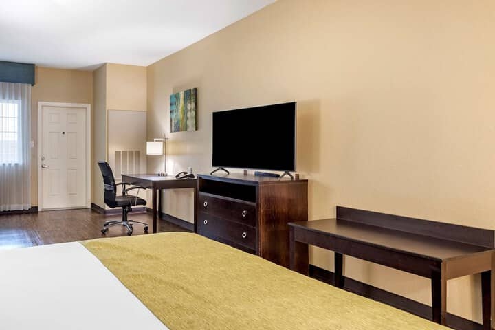 Room 4 of 27