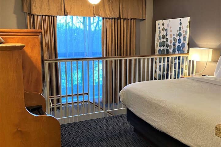 Room 32 of 69