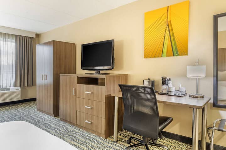 Room 10 of 39