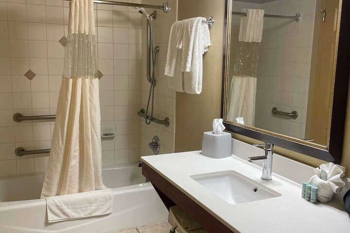 Room 16 of 25