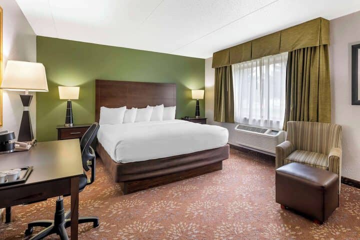 Room 5 of 43