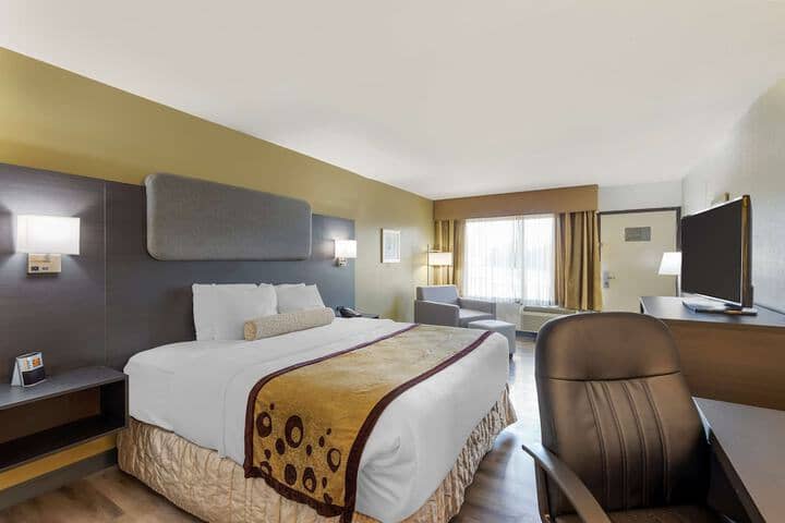 Room 15 of 35