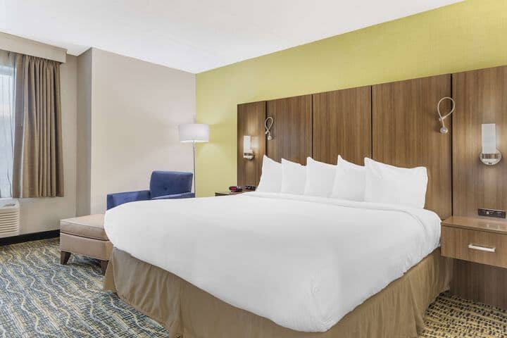 Room 9 of 39