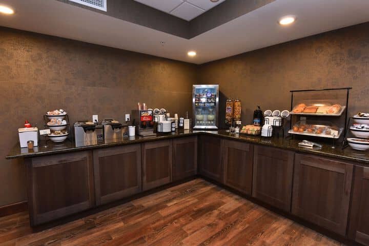 Breakfast/Coffee Service 54 of 76