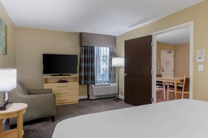 Room 19 of 59