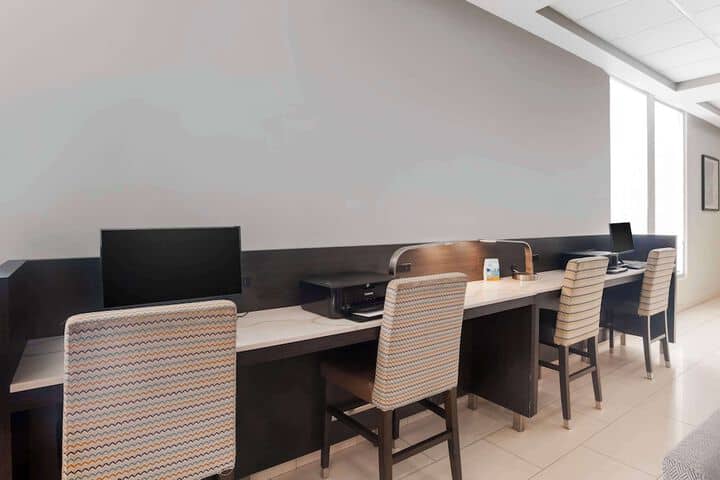 Business Center 53 of 59