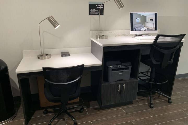 Business Center 18 of 19