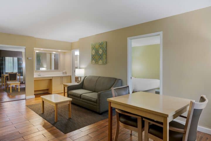 Room 10 of 59